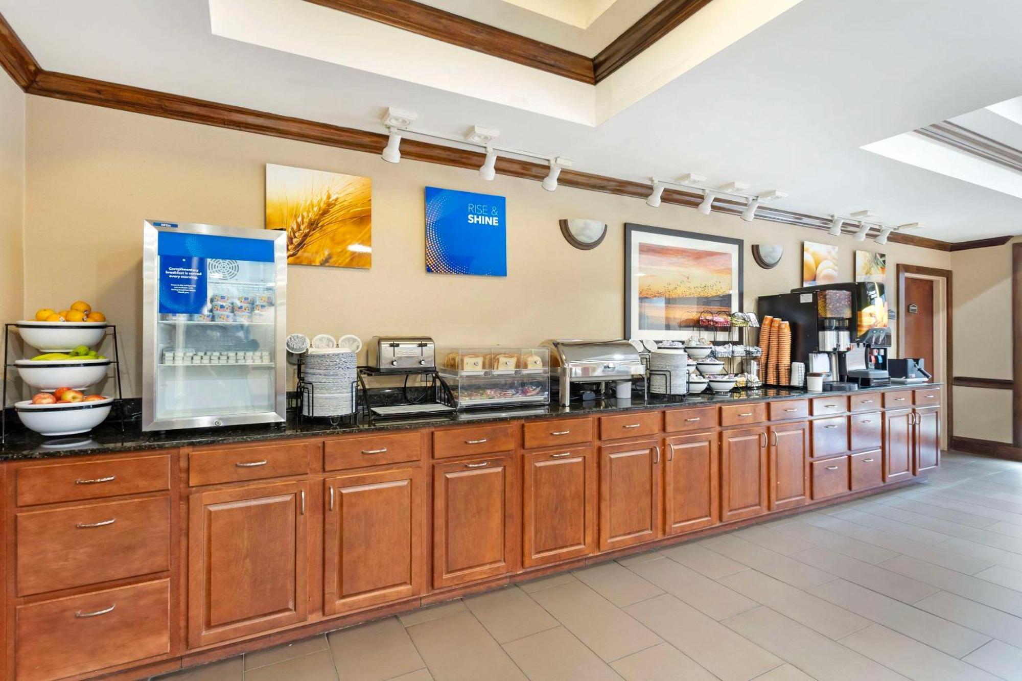 Comfort Inn & Suites Carneys Point Dış mekan fotoğraf