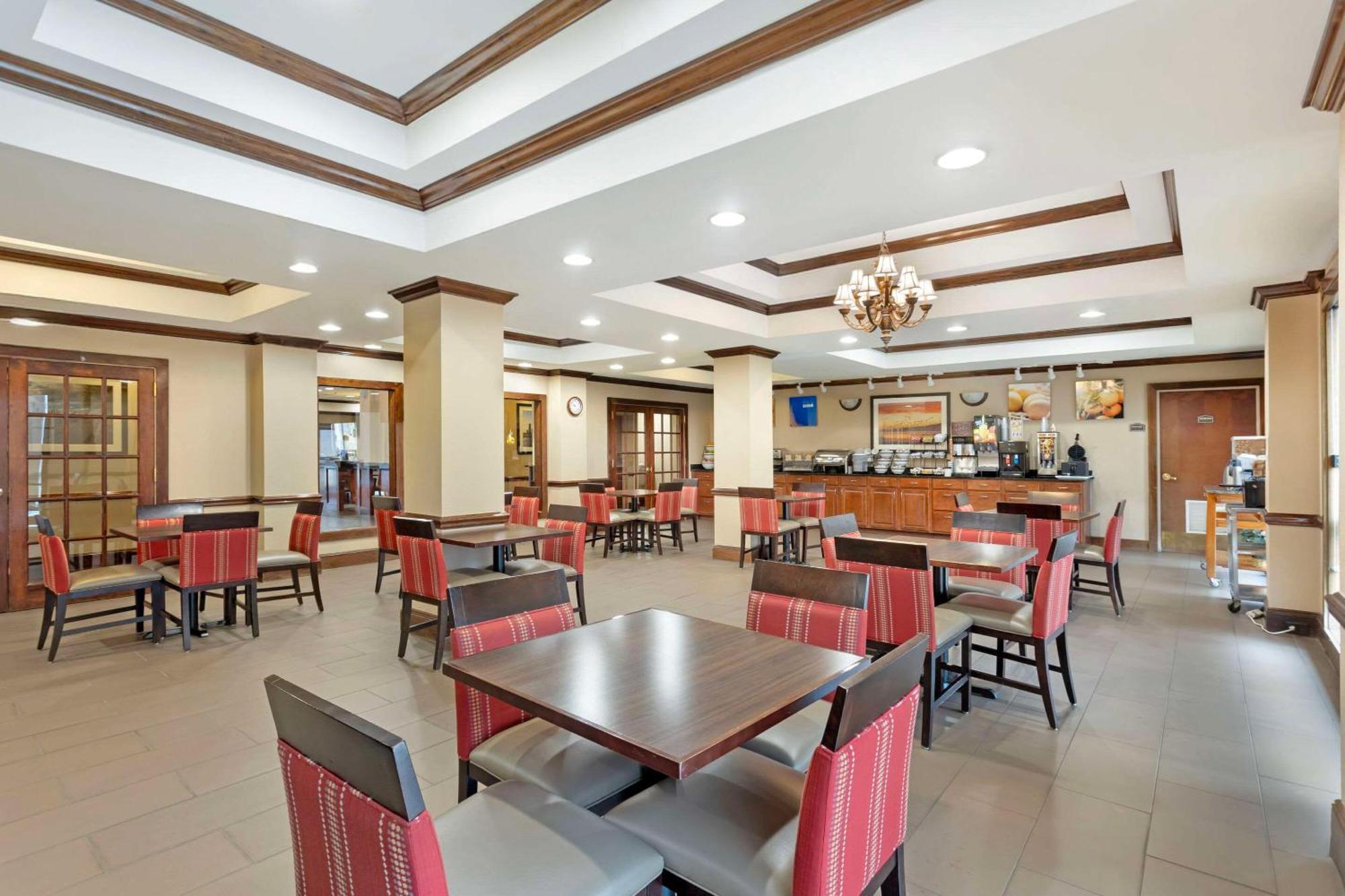 Comfort Inn & Suites Carneys Point Dış mekan fotoğraf