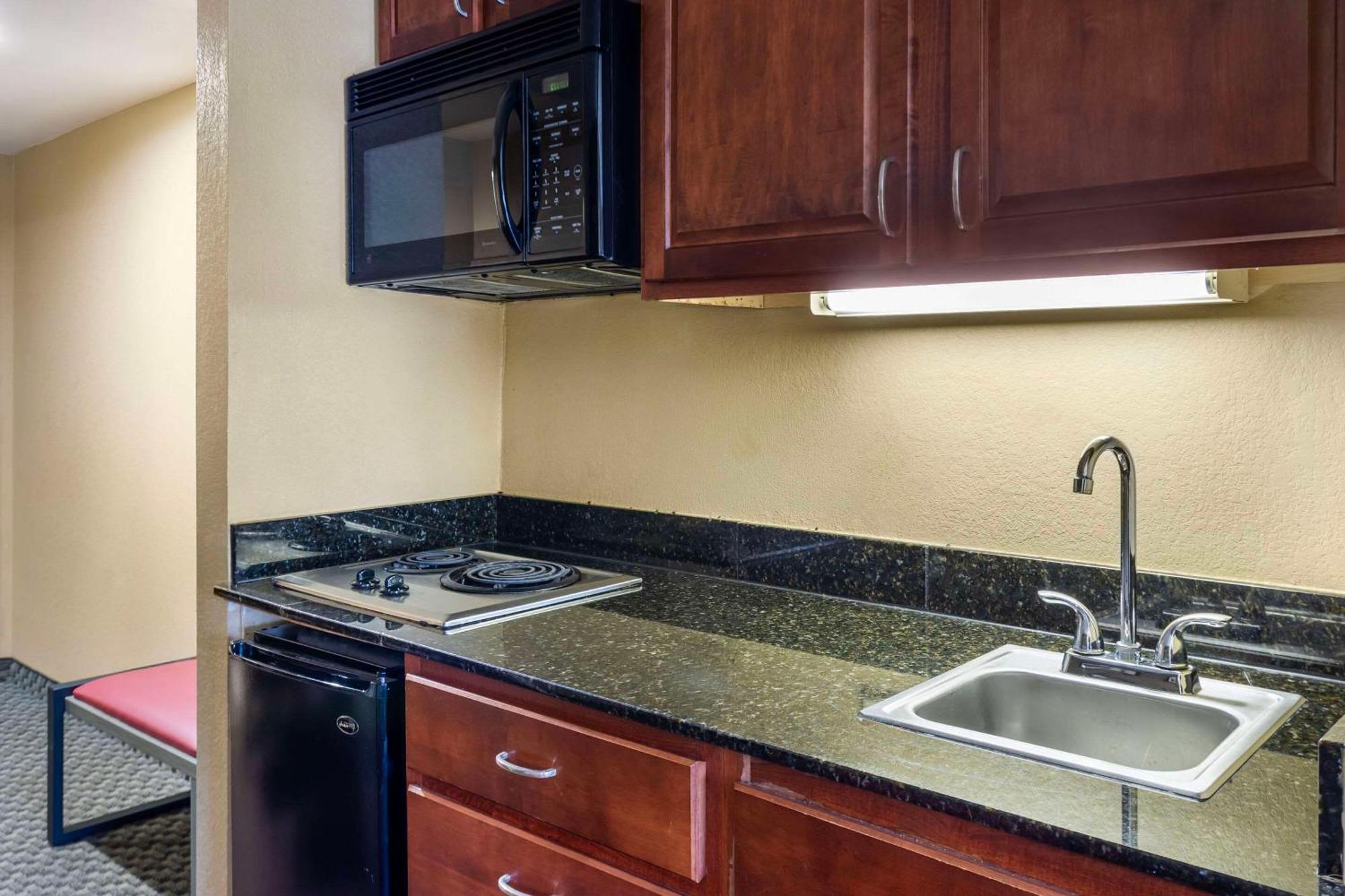 Comfort Inn & Suites Carneys Point Dış mekan fotoğraf