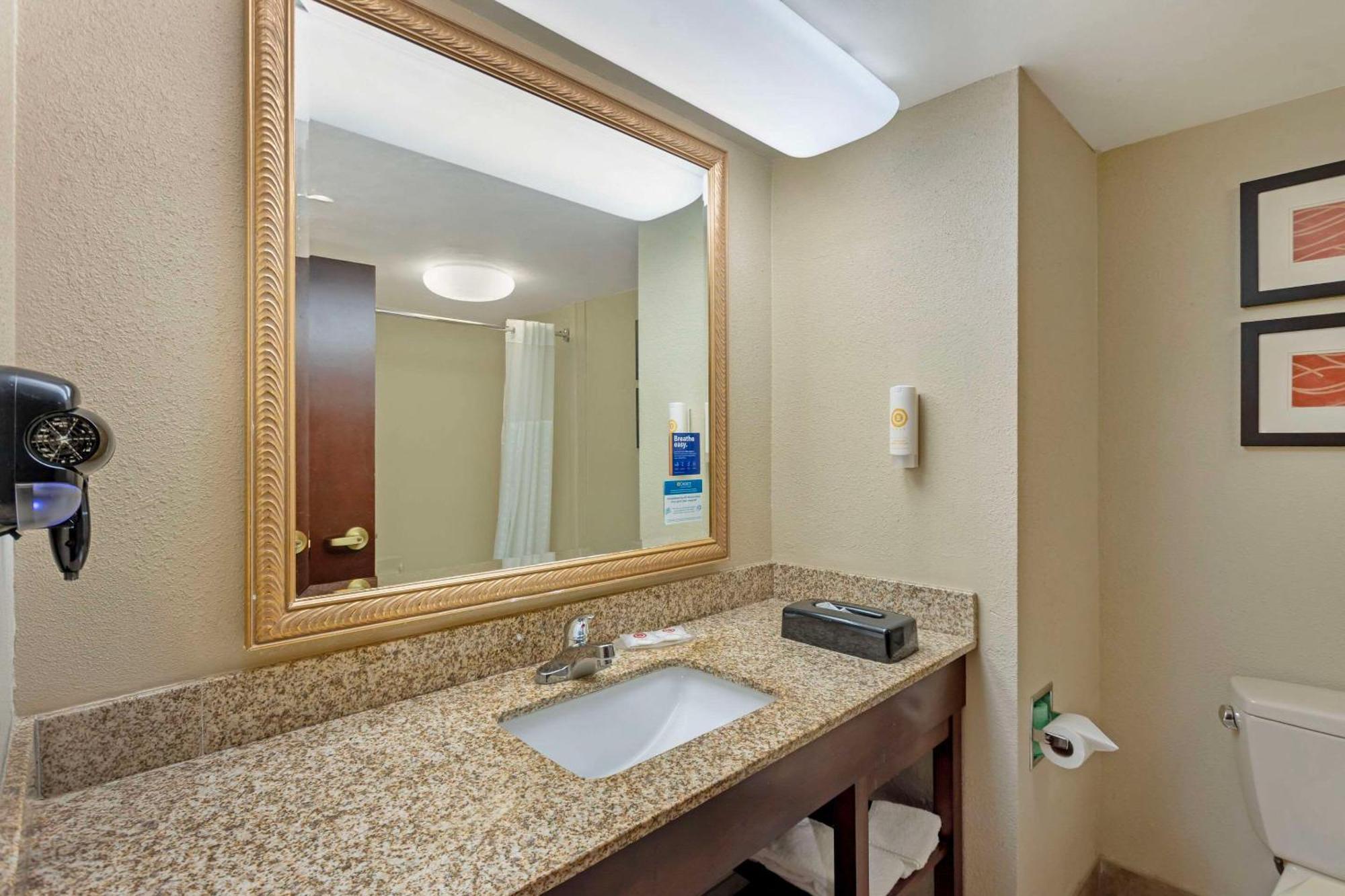 Comfort Inn & Suites Carneys Point Dış mekan fotoğraf