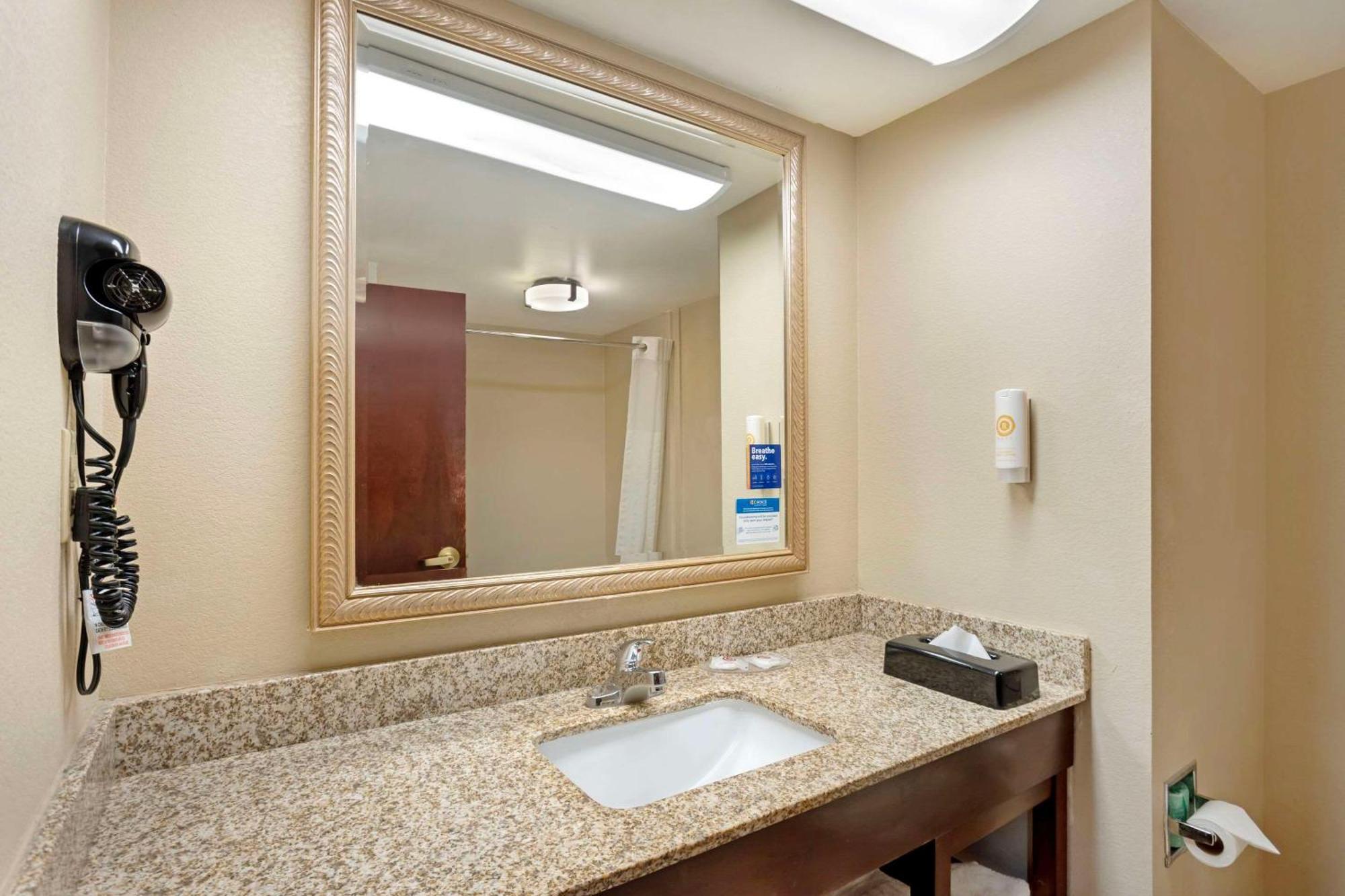 Comfort Inn & Suites Carneys Point Dış mekan fotoğraf