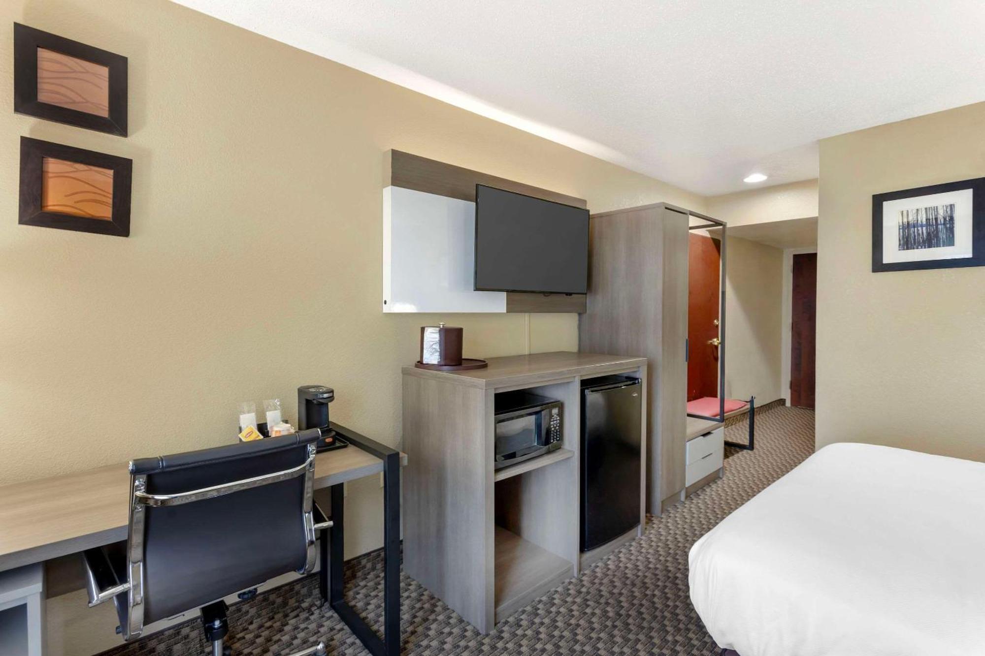 Comfort Inn & Suites Carneys Point Dış mekan fotoğraf