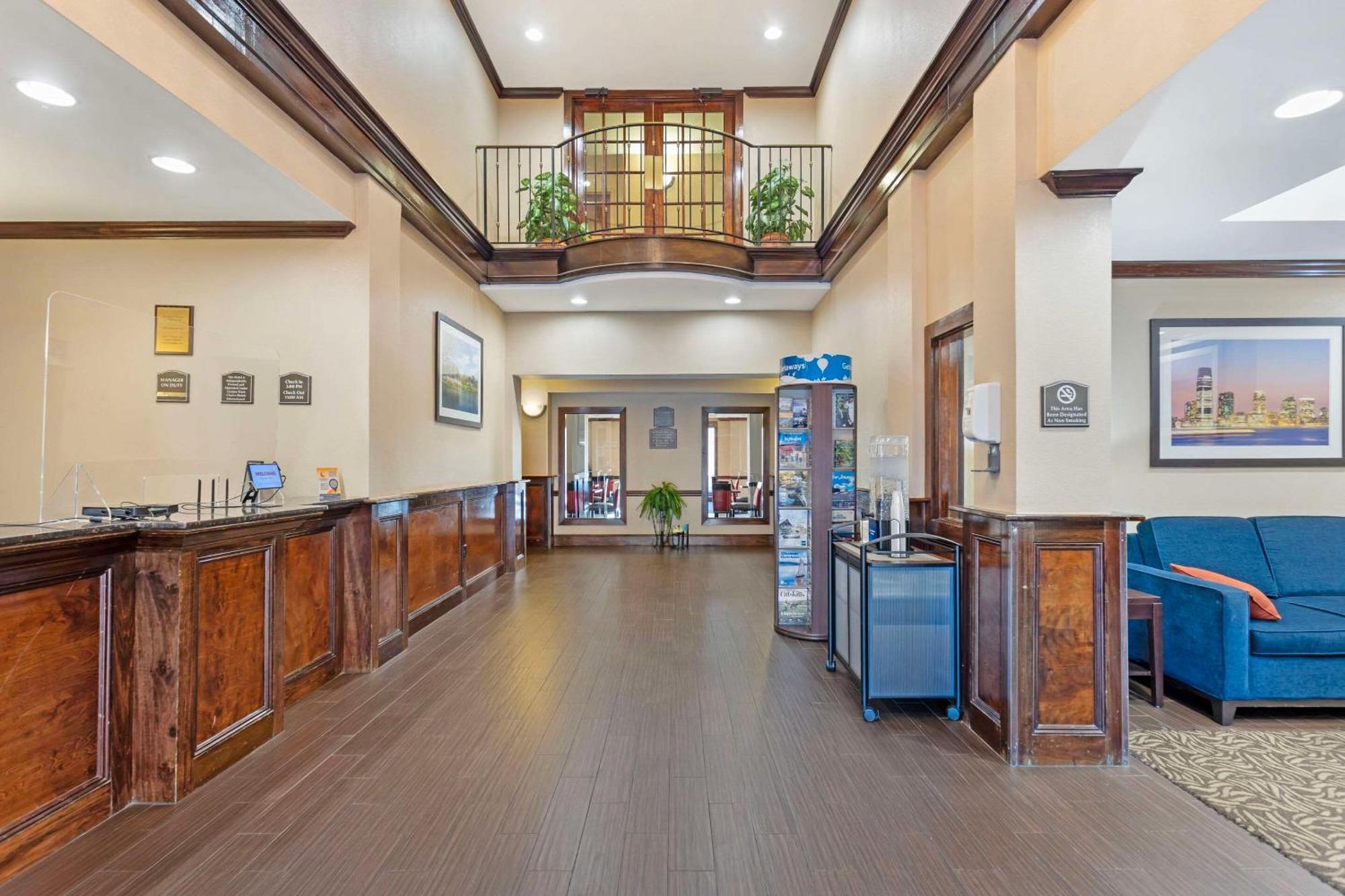 Comfort Inn & Suites Carneys Point Dış mekan fotoğraf